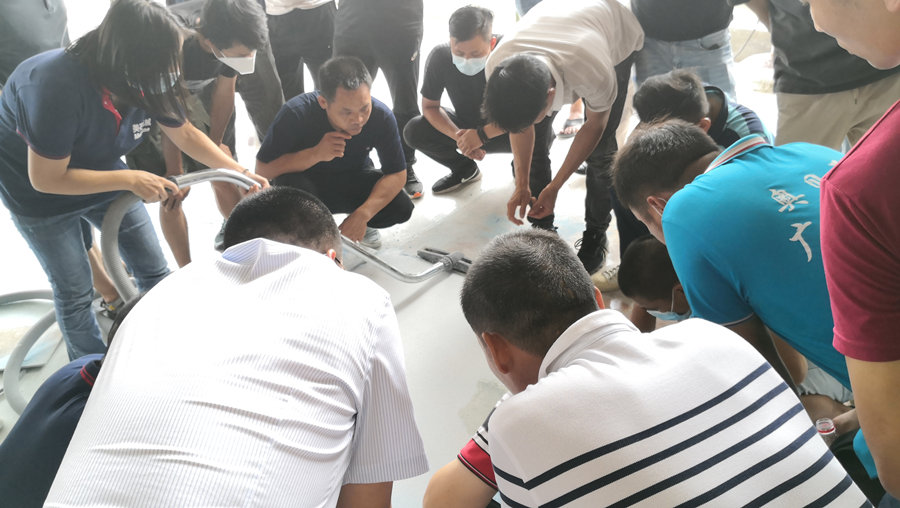 培训现场学员们充满热情 培训现场学员们充满热情