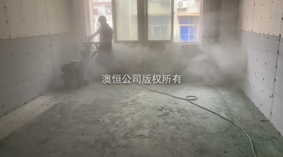 对旧地面进行铣刨处理 对旧地面进行铣刨处理