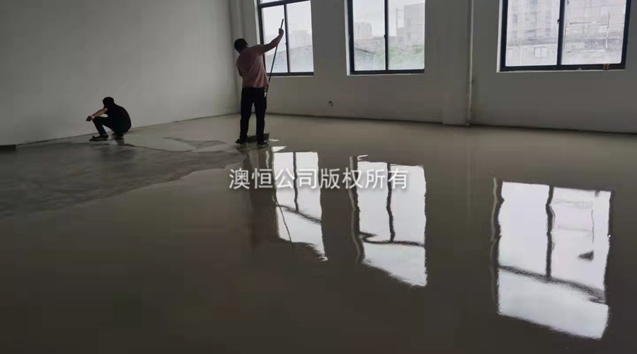 摊铺AP-320多用途自流平水泥