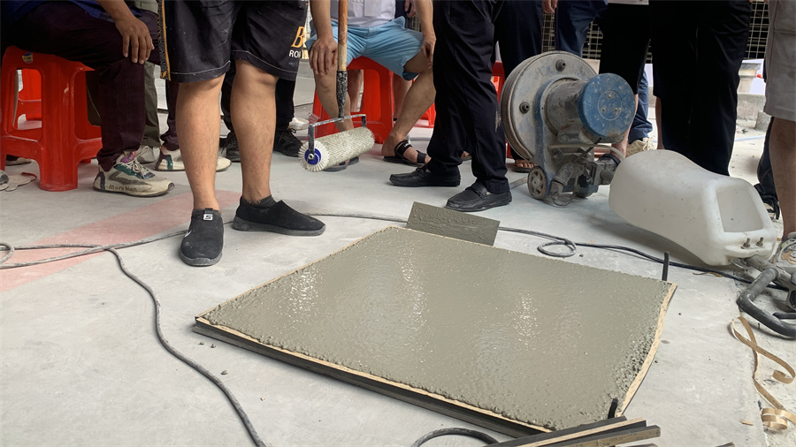 升级版水磨石摊铺完成 升级版水磨石摊铺完成